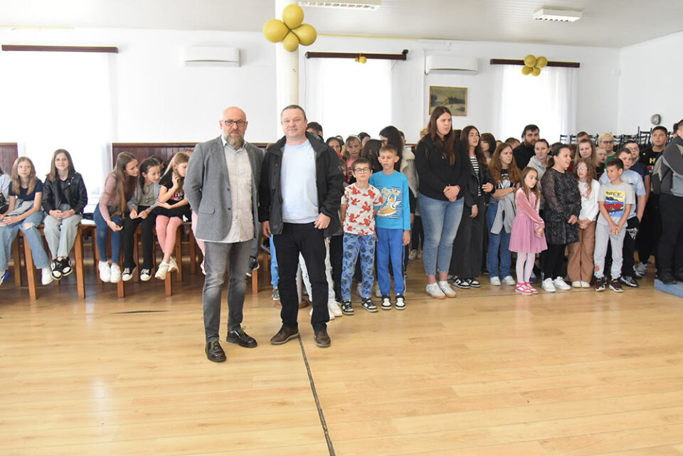 Općina Đurđenovac nagradila naše učenike vrijednim darovima