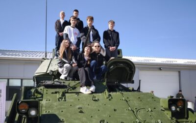 Osmaši posjetili vojarnu u Našicama