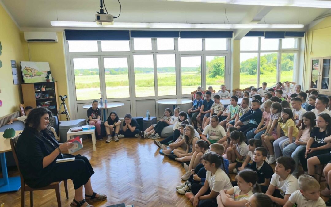 Pjesnikinja Ana Karakaš gostovala u školskoj knjižnici